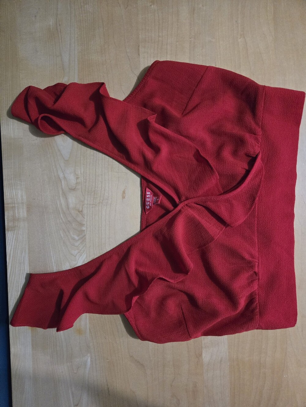 Guess Red Ruffle V-Neck Crop Top Size Small - Picture 10 of 12